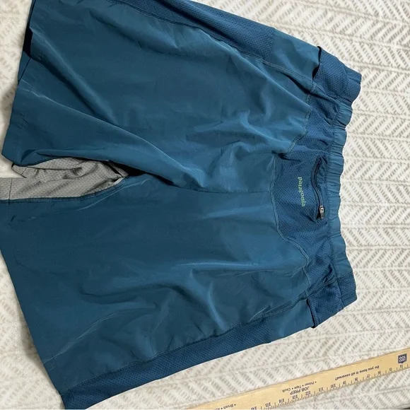 Patagonia XL Swimming Trunks - Picture 4 of 9